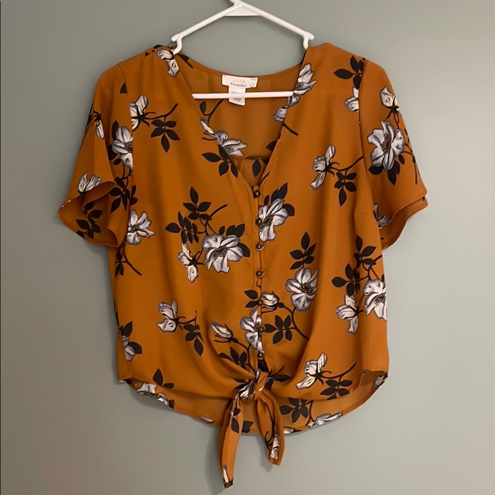 URBAN Romantics | Floral Tie Button-Down